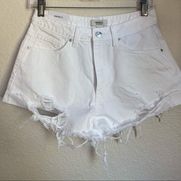 White denim shorts 🤍✨ - Picture 1 of 2